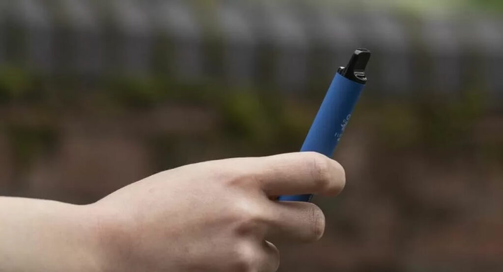 UK Town Cracks Down on Underage Vape Sales Underage Vaping UK
